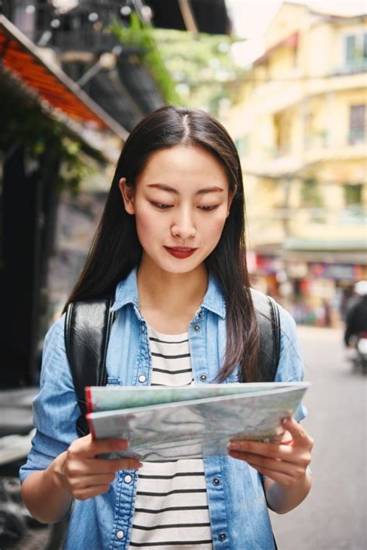 Are free walking tours really free?