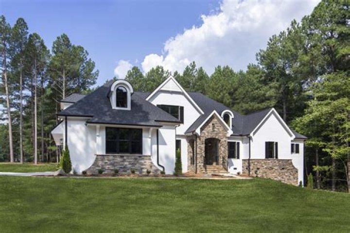 Are lake houses good investments?