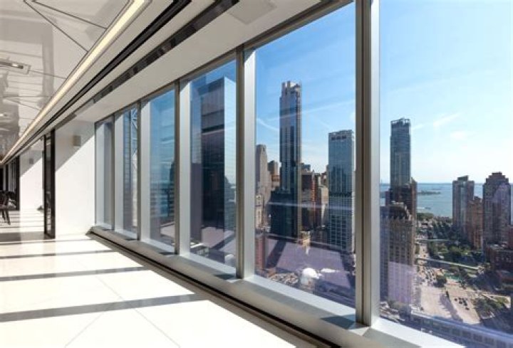 Can a British person work in New York?