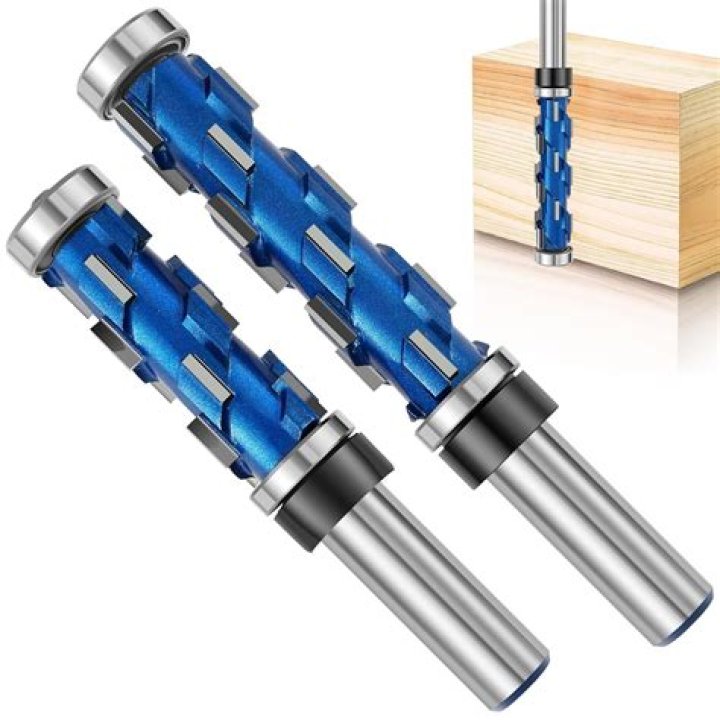Can a router cut through wood?