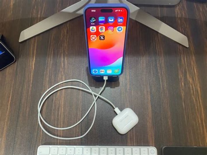 Can an Android charge an iPhone?