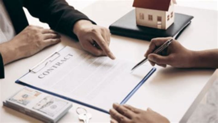 Can an estate agent refuse to show me a property?