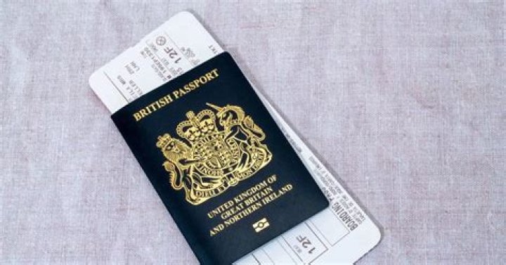 Can British passport holders live in Australia?