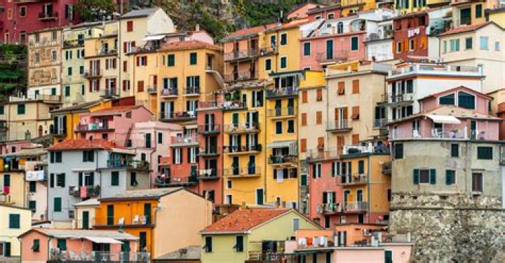 Can I be resident in Italy and pay tax in UK?