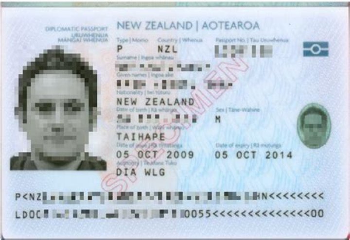 Can I get a New Zealand passport if my dad was born there?