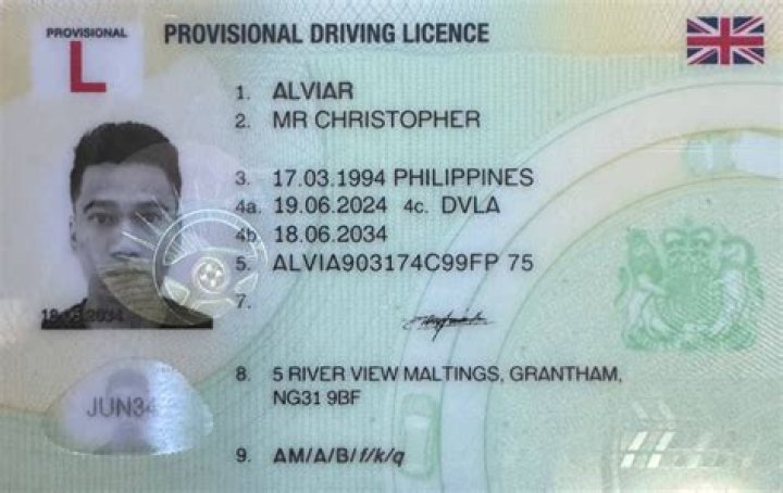 Can I have a French and UK driving licence?