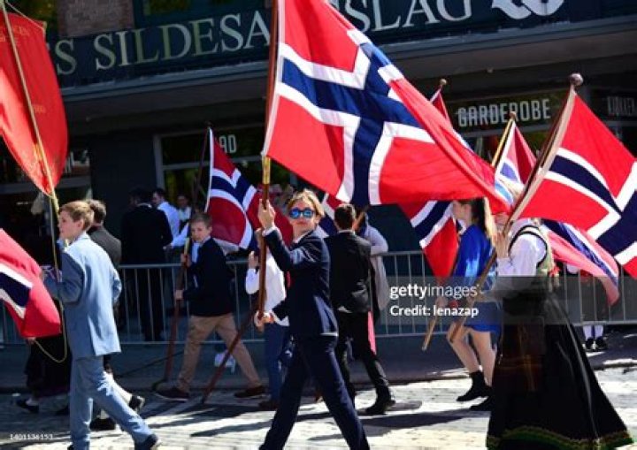 Can Norwegian citizens work in the UK?