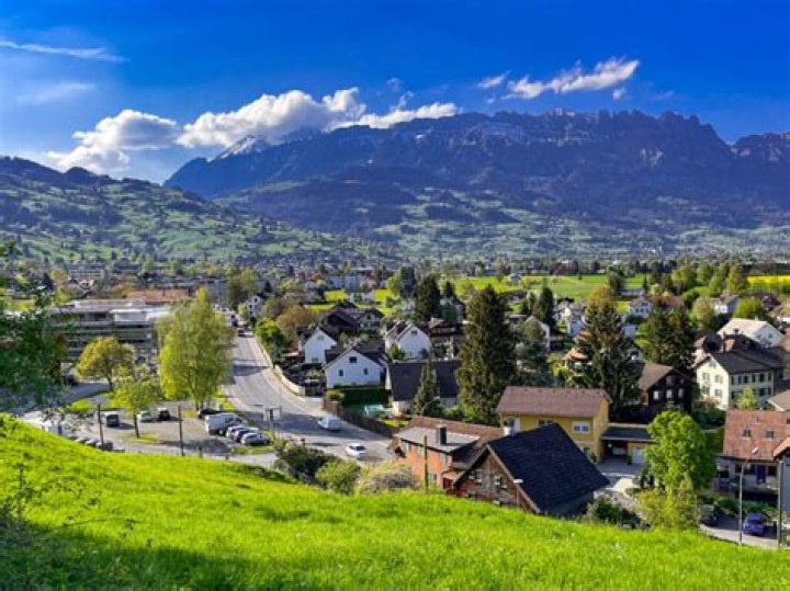 Can UK citizen settle in Switzerland?