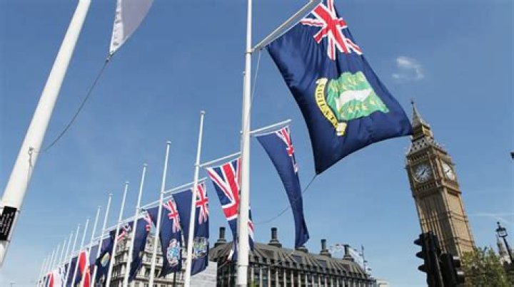 Can UK citizens settle Australia?