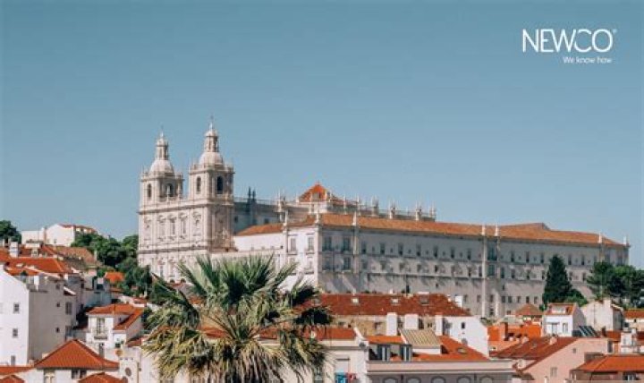 Can UK resident live in Portugal?