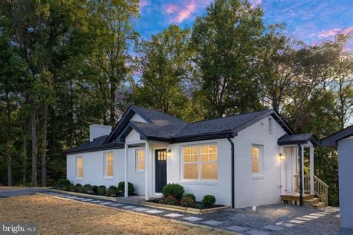 Can you buy a house without looking at it?