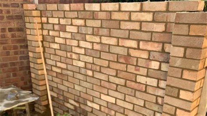 Can you paint straight onto brickwork?