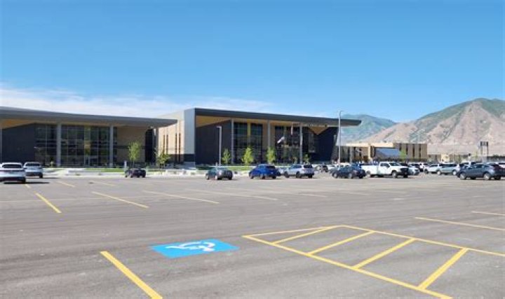 Did Yogi Berra finish high school?