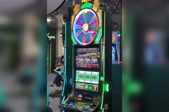 Do casinos report jackpots to IRS?