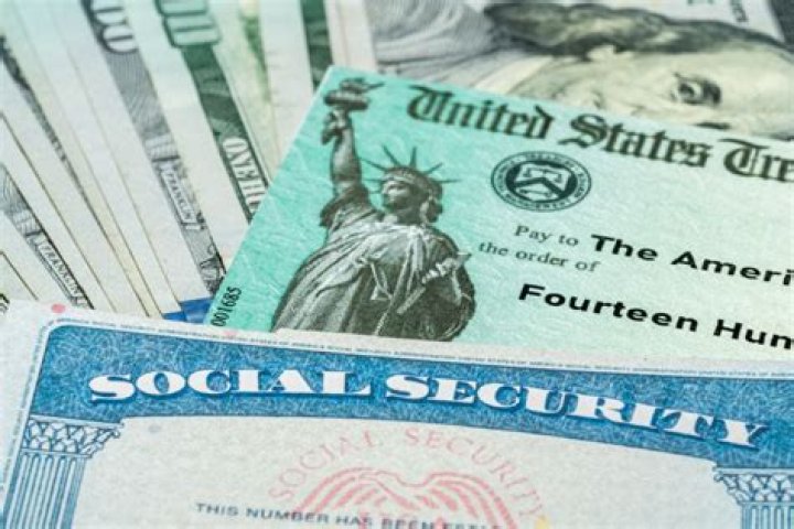 Do government officials pay into Social Security?