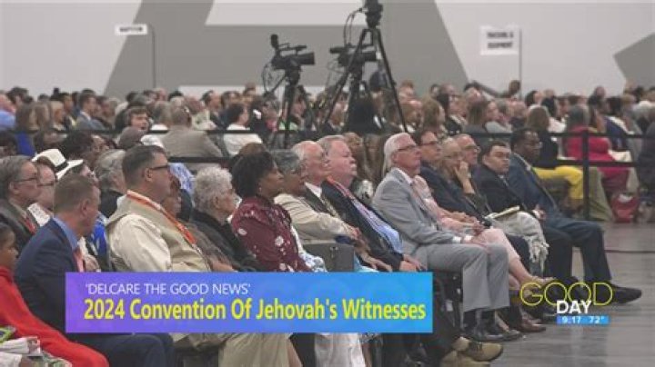 Do Jehovah Witnesses give money to church?