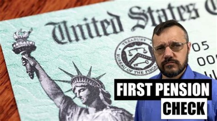 Do RI state employees get a pension?