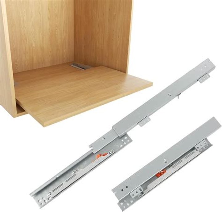 Do top and bottom cabinets have to match?