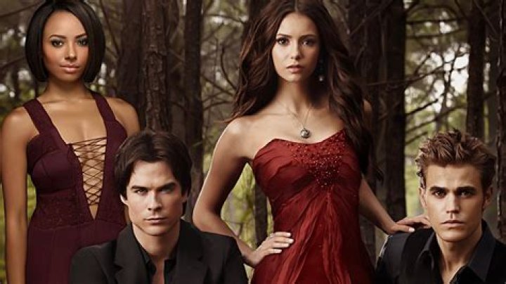 Does Elena return in Season 7?