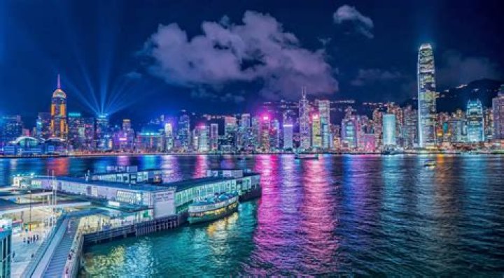 How can I move to Hong Kong?