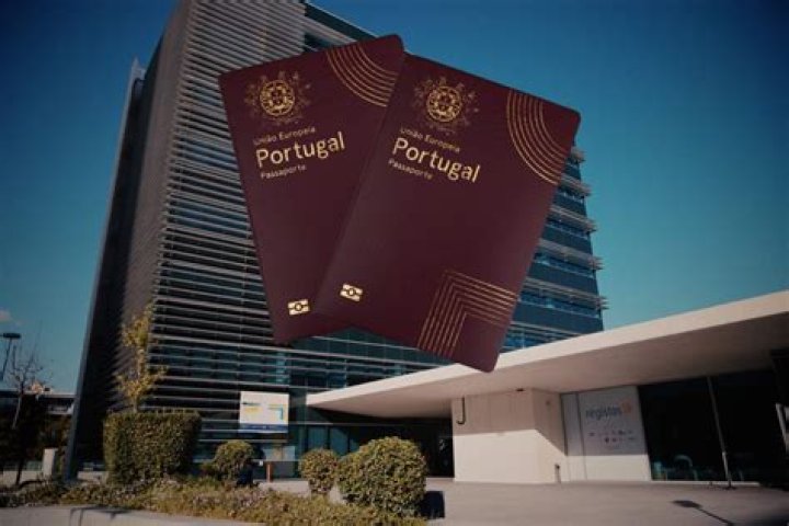 How long can a Portuguese citizen stay in the UK?