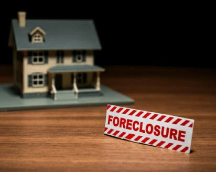 How long does it take to foreclose on a house in Florida?