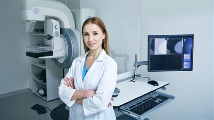 How many radiologists are there in the UK?