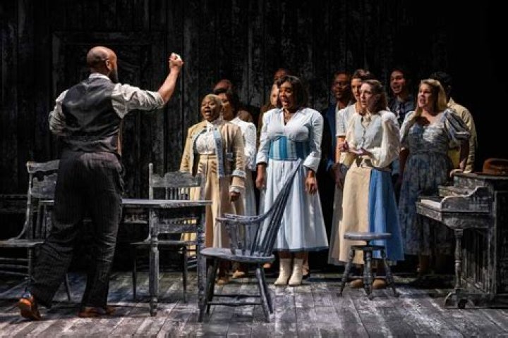 How much do theatre stage managers make?