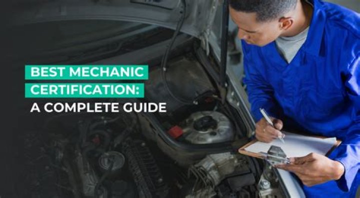 How much does a mechanic per year?