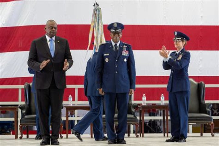 How much is the pension of retired US Air Force?