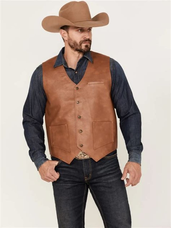 How should a western vest fit?