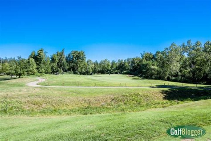 Is Farmington Hills a rich area?