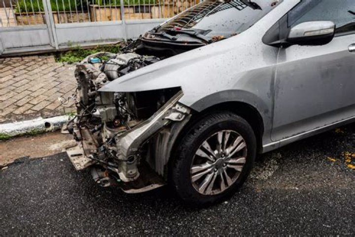 Is it safe to buy a car without papers?