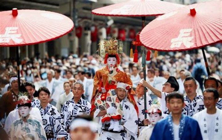 Is there an age limit for college in Japan?