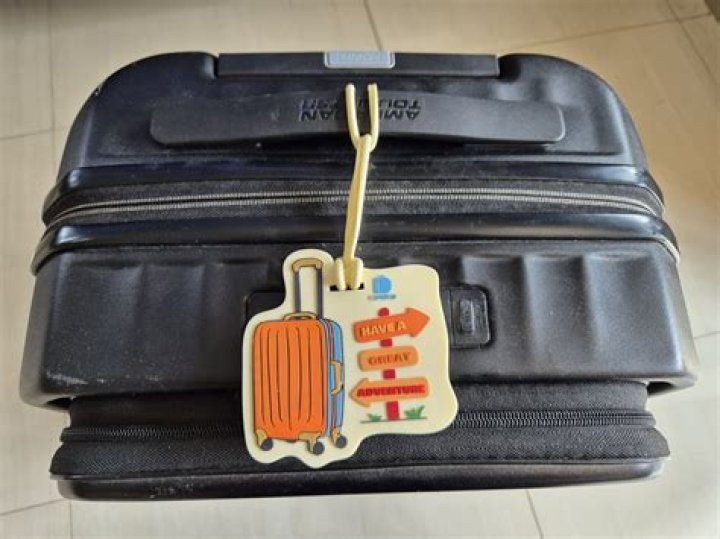 Should you put ID tags on your luggage?