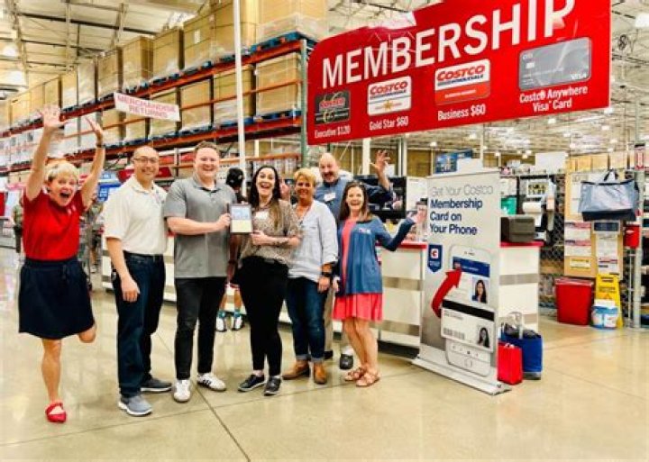 What do Costco employees get for Christmas?