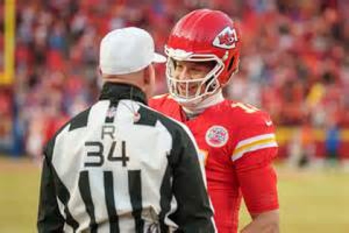 What do SEC referees get paid?