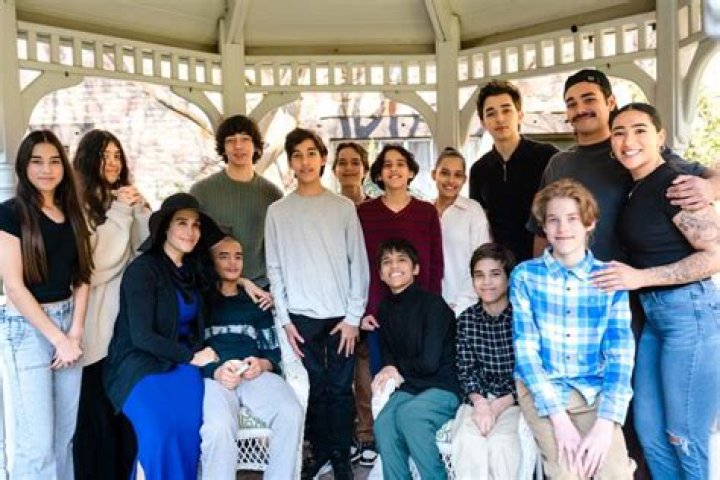 What does Octomom do for a living?