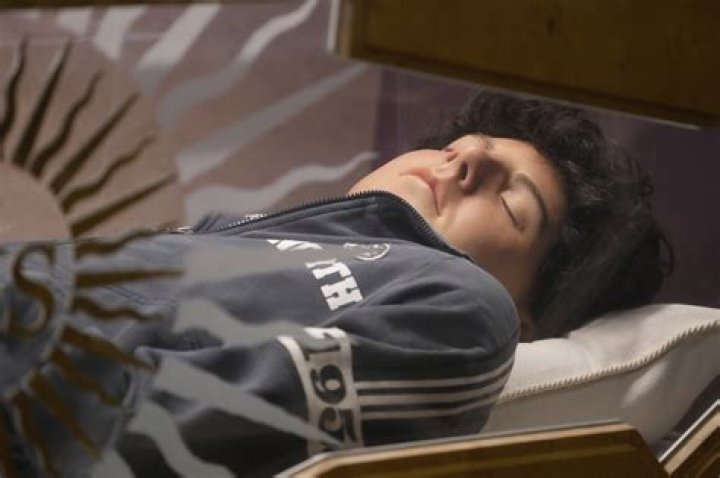 Who died in 2006 December?