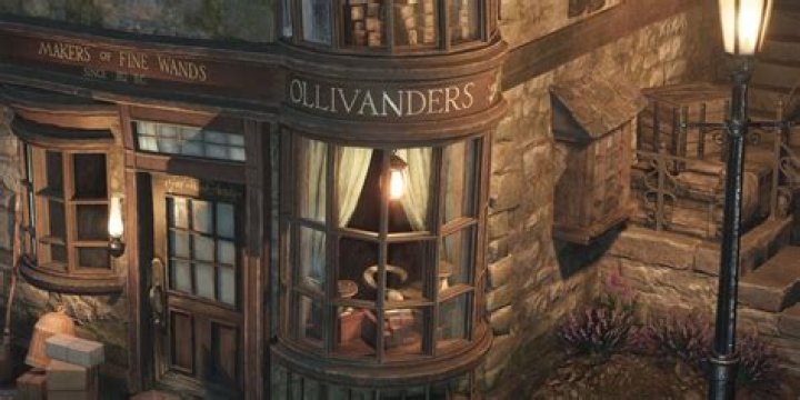 Who stole the Elder Wand from Ollivander?