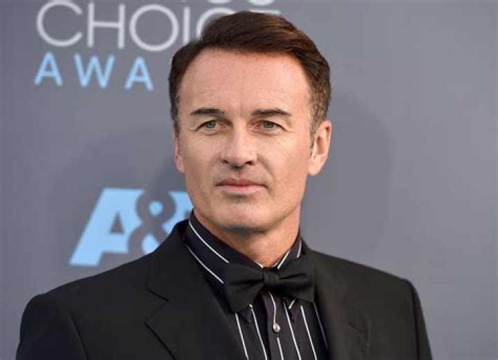 Who will replace Julian McMahon?
