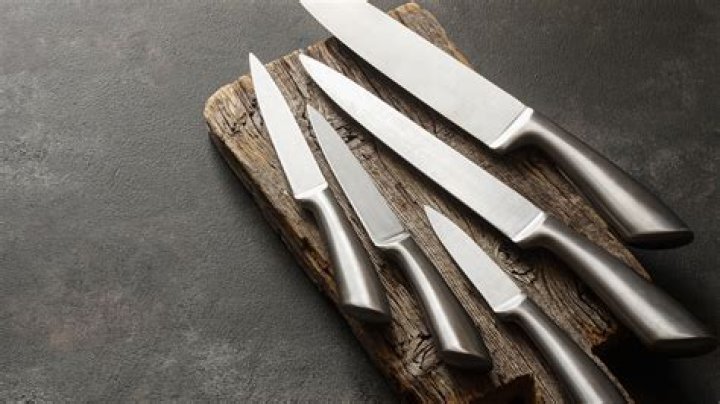 Will a dishwasher dull knives?