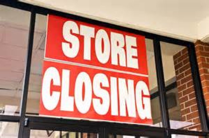 Will retail stores close again 2021?